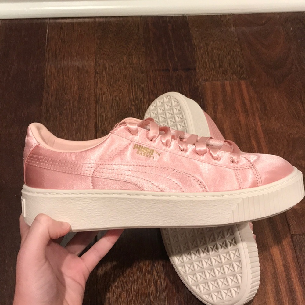NEVER WORN Puma satin platform sneakers